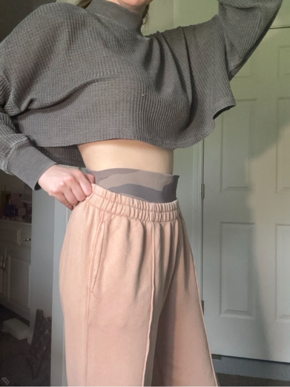 Aerie Dune Split Hem Sweatpants – Seam Front, Size M - Picture 7 of 12